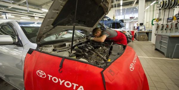 Прямые поставки запчастей в Россию первой возобновила Toyota 