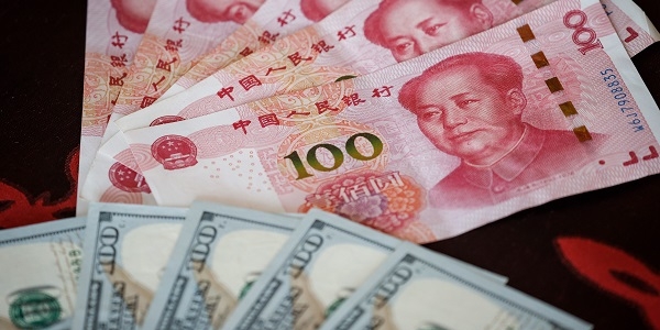 Юань опередил доллар на российских торгах