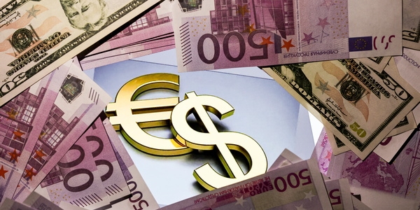 Банки продолжают привлекать вклады в долларах и евро