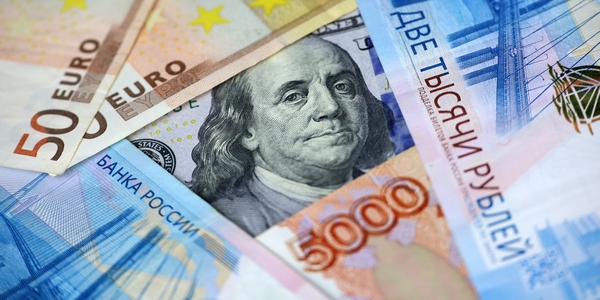 "Недружественные" валюты полностью уйдут из структуры розничных депозитов к 2026 г. - ВТБ