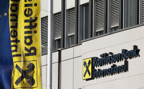 
Австрийский Raiffeisenbank ужесточил условия для платежей через банки СНГ